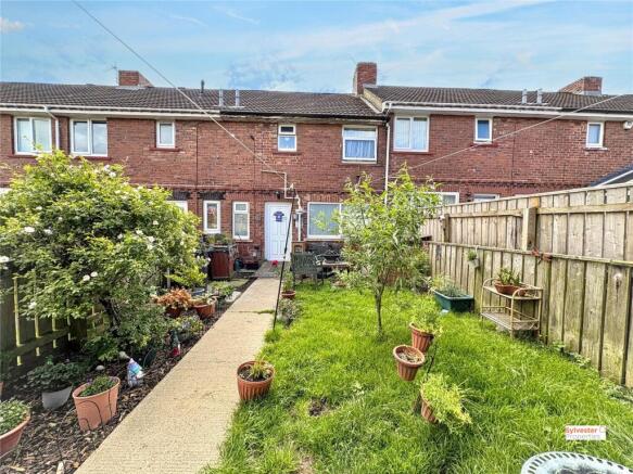 2 bed property, in Dorset Crescent, £72,950
