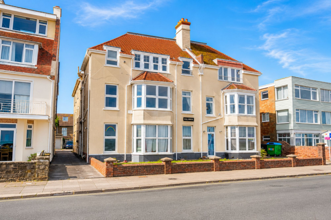 2 bed property, in Marine Drive West, £215,000