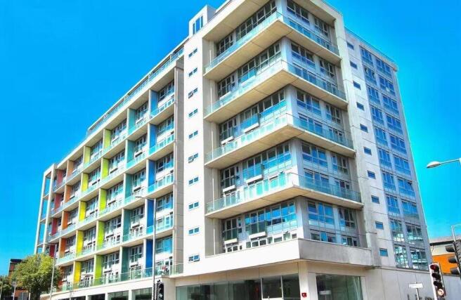 2 bed property, in Huntingdon Street, £100,000