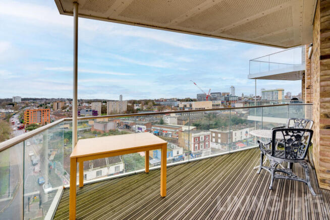 2 bed property, in Victory Parade, £435,000