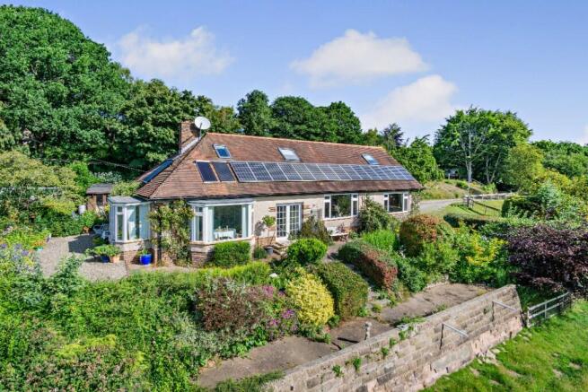 4 bed property, in Mold Road, £650,000