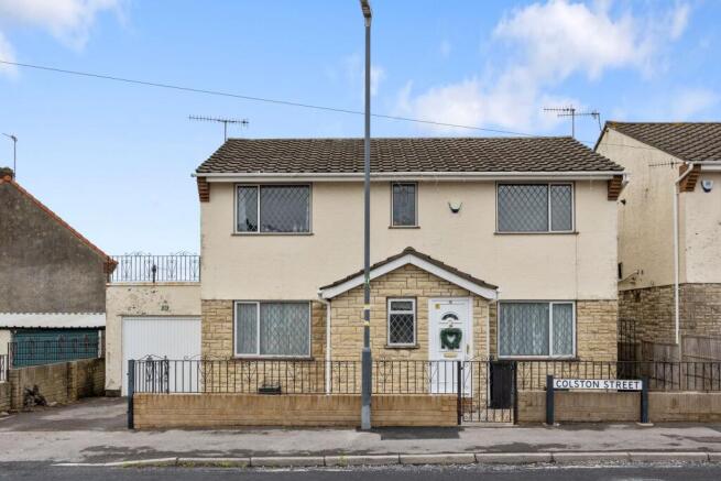 4 bed property, in Soundwell, £420,000