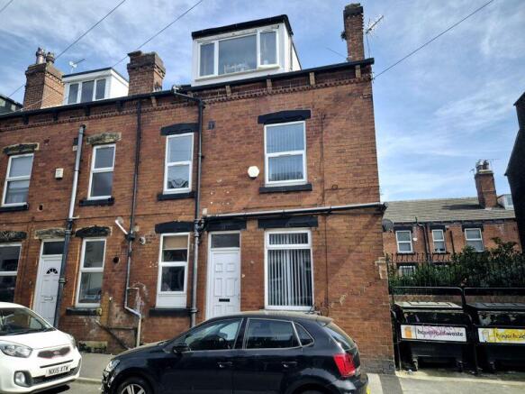 2 bed property, in Thornville Street, £155,000