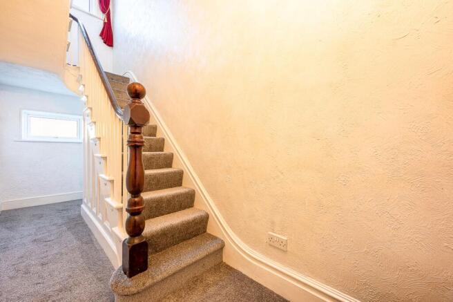 2 bed property, in Burscough, £200,000