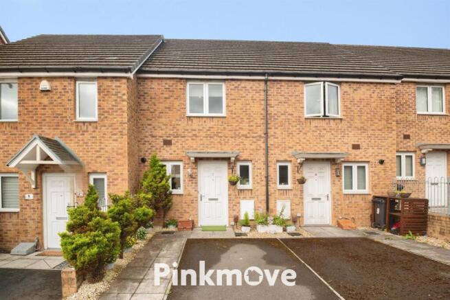 2 bed property, in Penkin Hill, £180,000