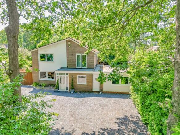4 bed property, in The Maultway, £775,000