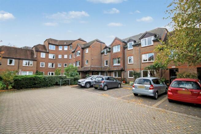 1 bed property, in York Road, £89,950