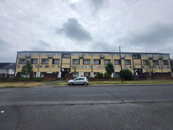 2 bed property, in 62A Storrington Avenue, £30,000