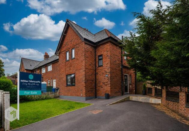3 bed property, in Ashwood Avenue, £250,000