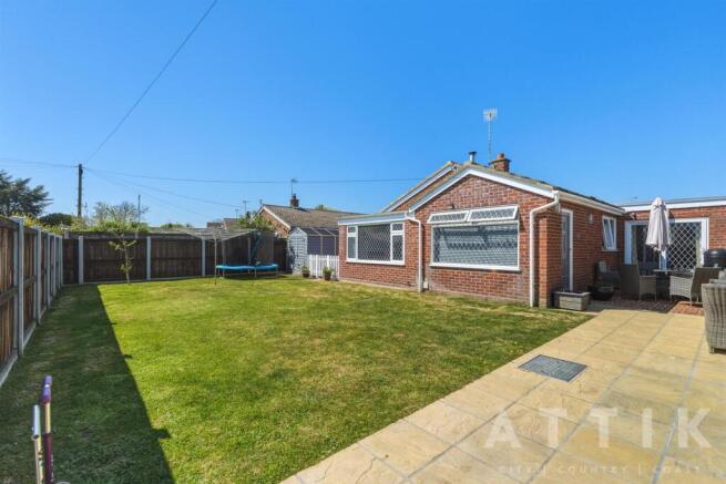 4 bed property, in St. Michaels Way, £400,000