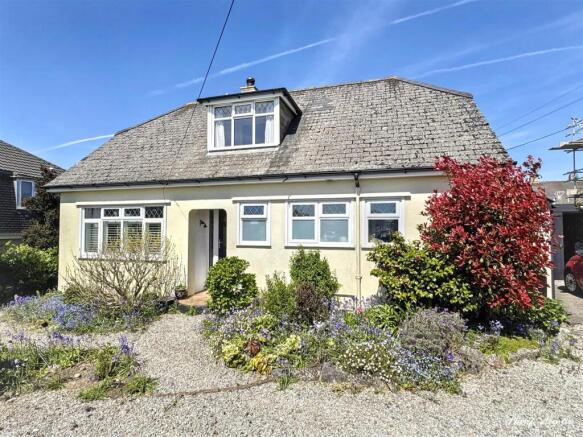 2 bed property, in Moresk Road, £375,000