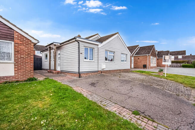 3 bed property, in New Road, £325,000