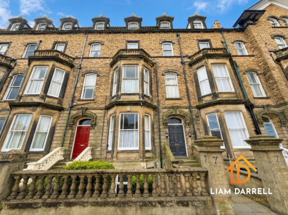 1 bed property, in West Park Terrace, £50,000