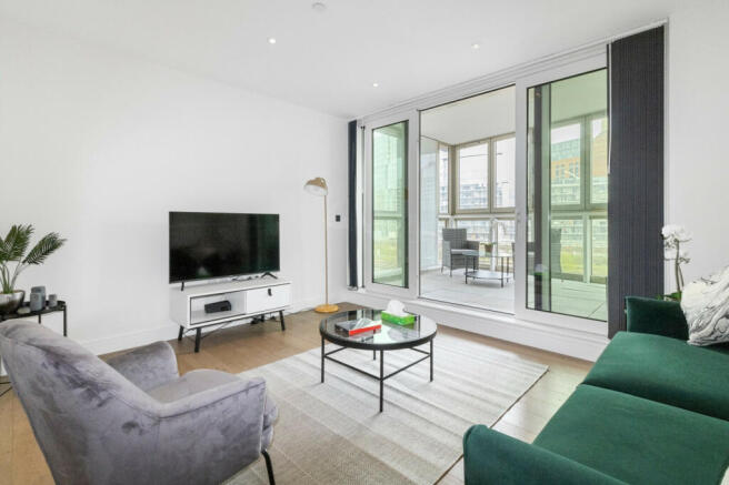 2 bed property, in Cascade Court, £910,000