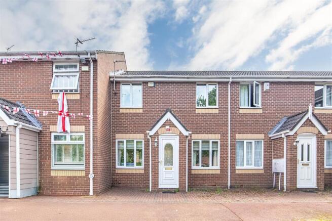 2 bed property, in Shawdon Close, £110,000