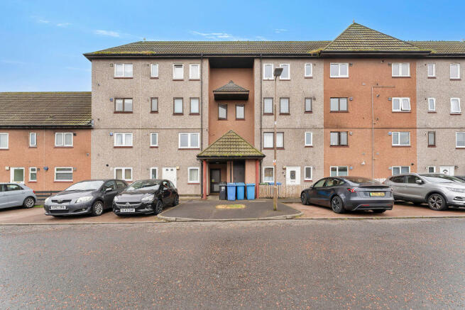 2 bed property, in Leven Walk, £60,000