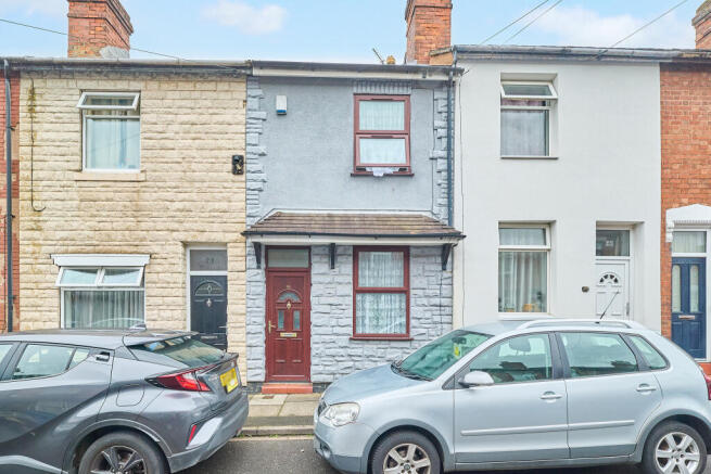 2 bed property, in 51 Argyll Road, £59,500