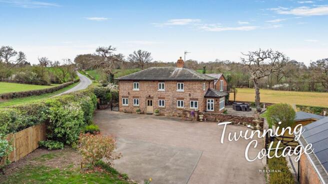 7 bed property, in Wrexham LL13, £995,000
