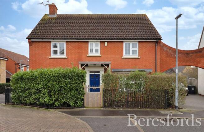 5 bed property, in Fayrewood Drive, £500,000