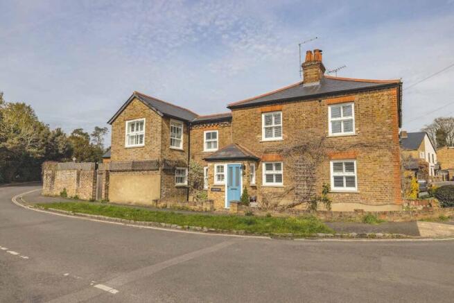 4 bed property, in Duffield Lane, £800,000