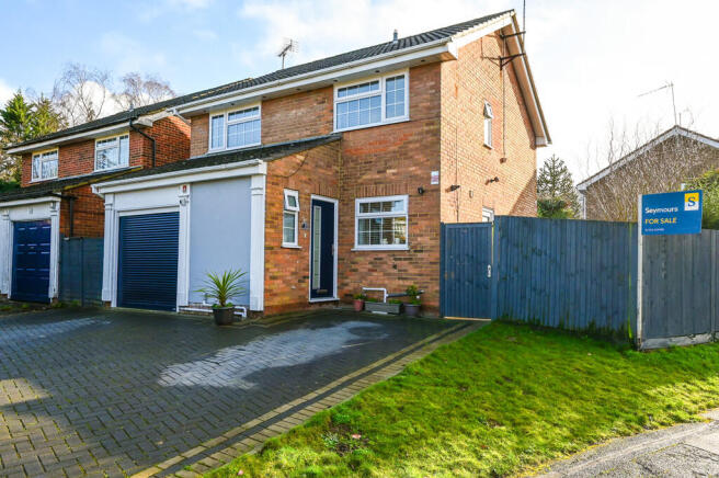 4 bed property, in Ashbury Drive, £525,000