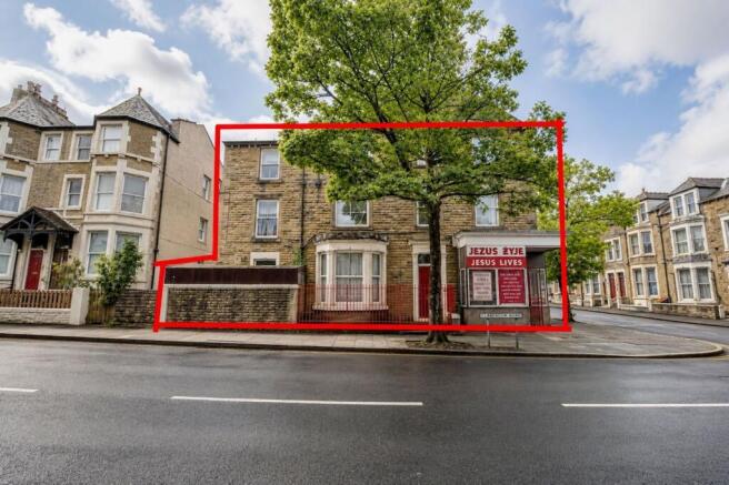7 bed property, in Clarendon Road, £115,000
