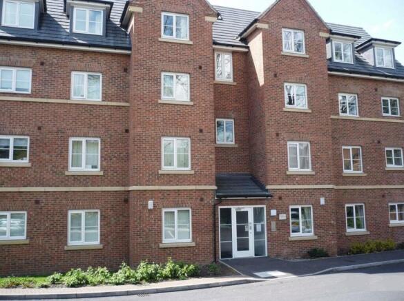 1 bed property, in Castle Grove, £85,000