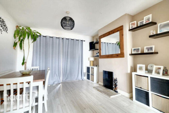 3 bed property, in Willow Tree Lane, £485,000