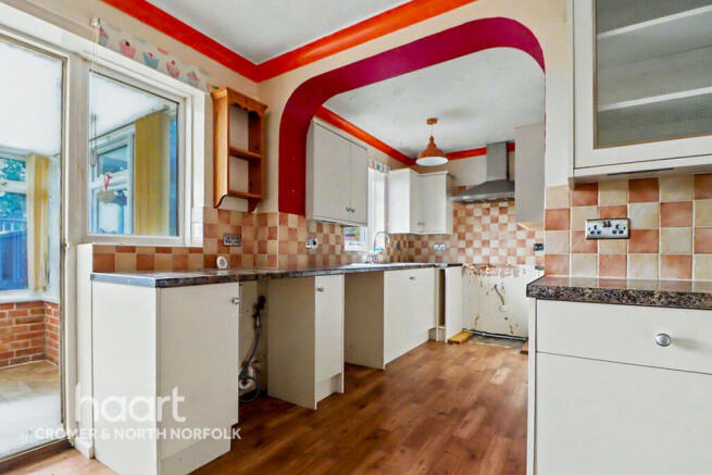 4 bed property, in Cromer NR27, £280,000