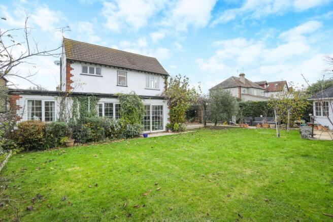 4 bed property, in Old Bridge Road, £675,000