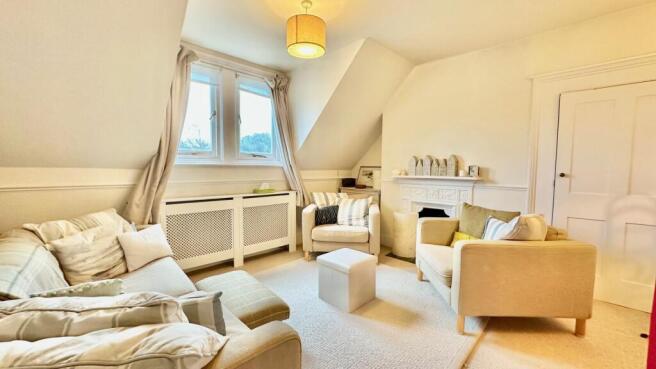 2 bed property, in St Matthews Gardens, £220,000