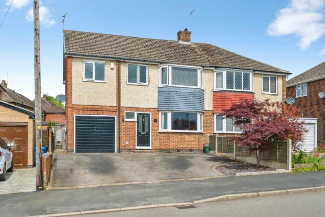 5 bed property, in Sandringham Drive, £315,000