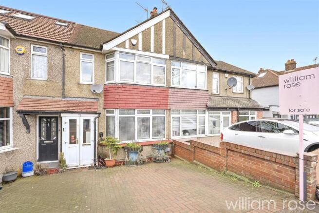 2 bed property, in Waltham Way, £425,000
