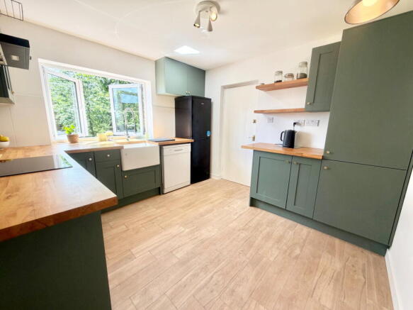 3 bed property, in Copse Road, £230,000