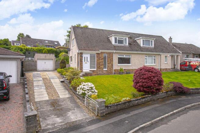 3 bed property, in 25 Thimblehall Drive, £260,000