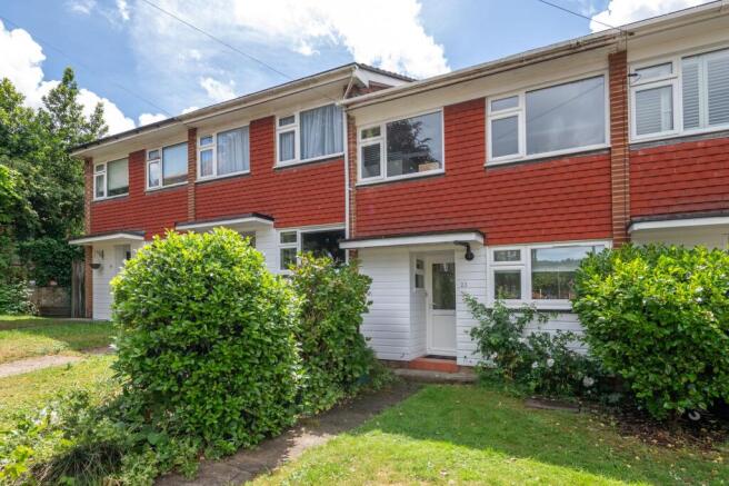 3 bed property, in Saxon Way, £525,000