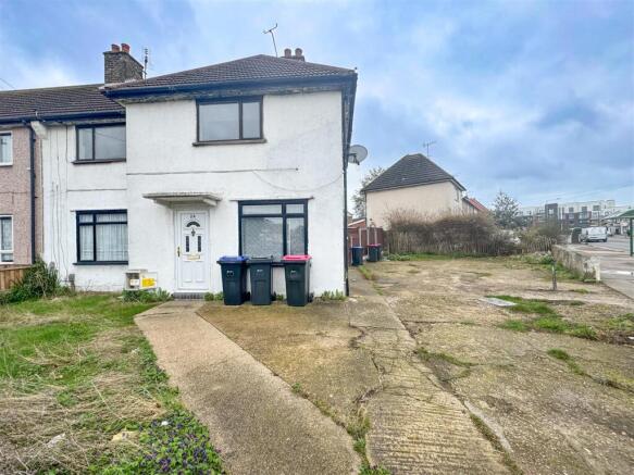 3 bed property, in Browning Avenue, £340,000