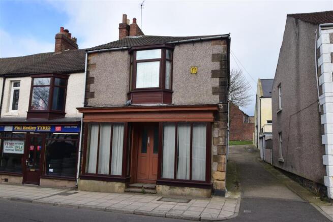2 bed property, in Main Street, £69,950