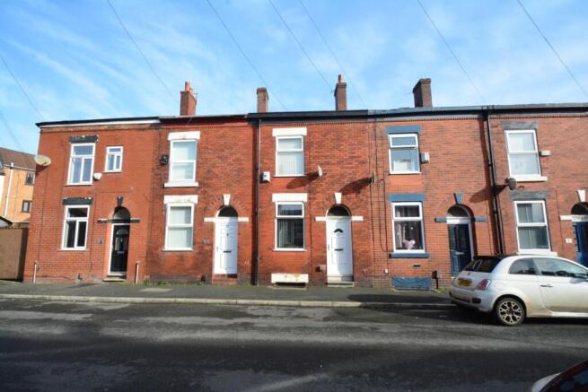 2 bed property, in Gorsey Fields, £130,000