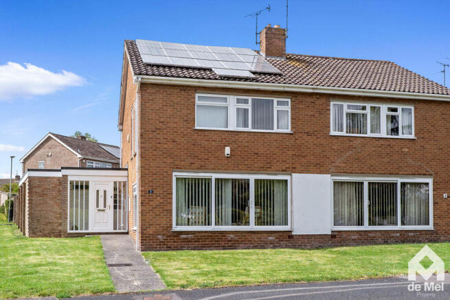 4 bed property, in Monica Drive, £495,000