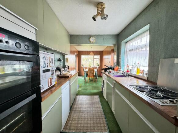 3 bed property, in Fairfield Drive, £250,000