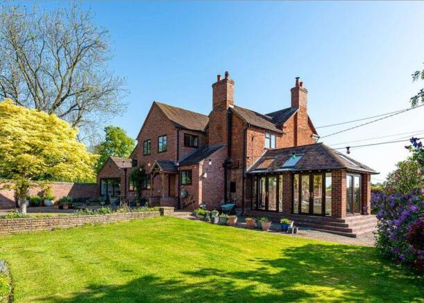 4 bed property, in Grooms Lane, £825,000