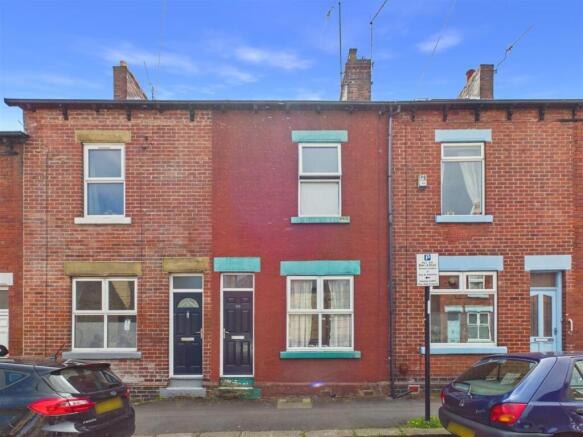 3 bed property, in Neill Road, £200,000