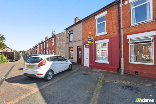 2 bed property, in Cumberland Street, £140,000