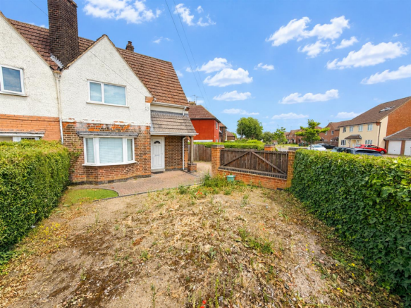 3 bed property, in Pen Green Lane, £209,950