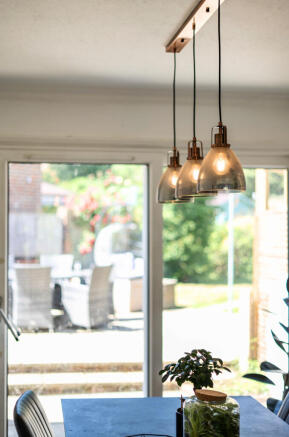 3 bed property, in Willow Road, £575,000