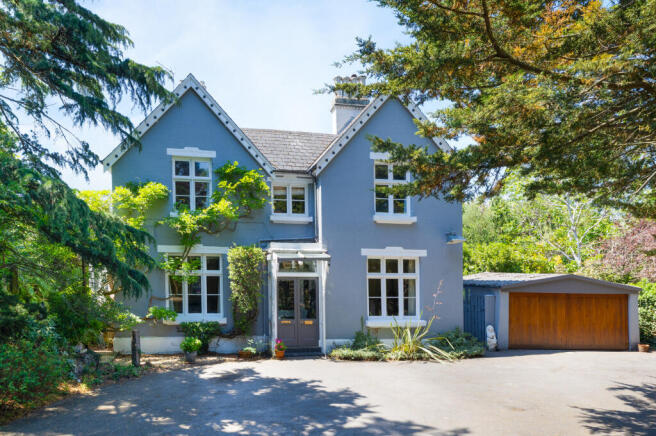 5 bed property, in Hampton Road, £2,750,000