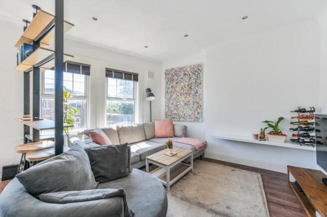 3 bed property, in Queenstown Road, £550,000