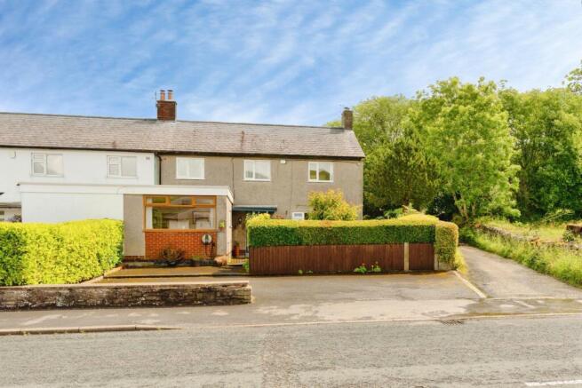 3 bed property, in Burnley Road, £325,000