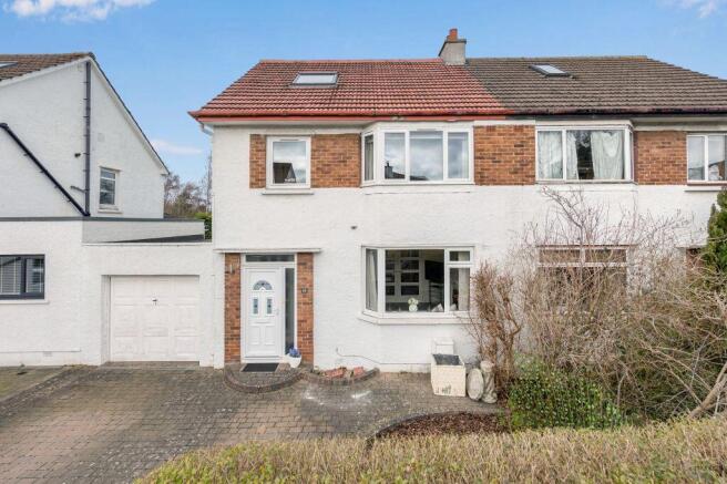 3 bed property, in 42 Silverknowes View, £440,000